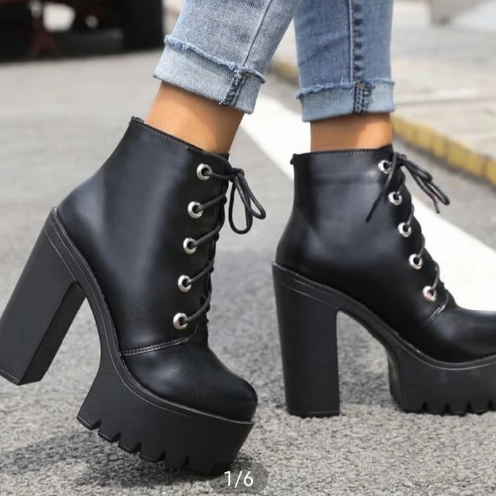 Emery Rose Lace Up Chunky Heeled Boots